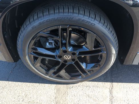 New 2026 Volkswagen Tiguan SE R-Line image 25