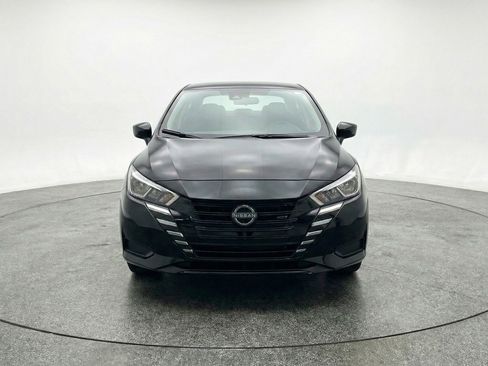 Used 2025 Nissan Versa SV image 2