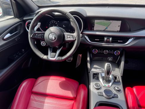 Used 2024 Alfa Romeo Stelvio Veloce AWD/4WD image 18