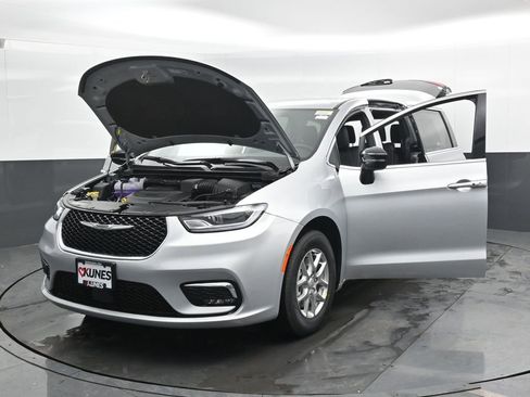 New 2026 Chrysler Pacifica Select image 46