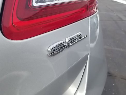 Used 2018 Ford Taurus SEL image 48