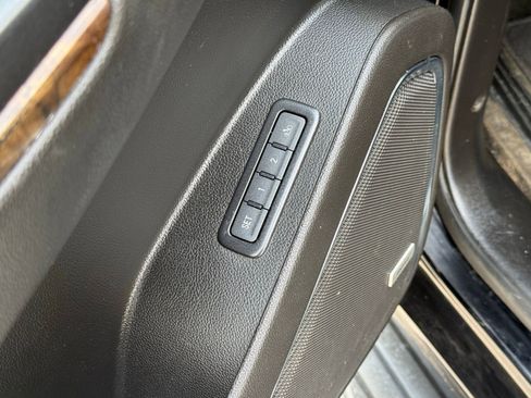 Used 2018 Chevrolet Tahoe LT image 8