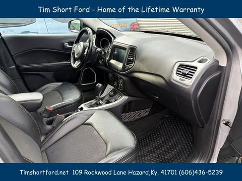 Used 2020 Jeep Compass Latitude w/ Cold Weather Group AWD/4WD image 9