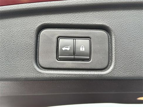 Certified 2024 Nissan Pathfinder Platinum w/ Black Appearance Package image 20