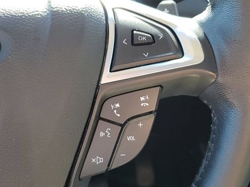 Used 2018 Ford Edge Titanium w/ Equipment Group 301A AWD/4WD image 28