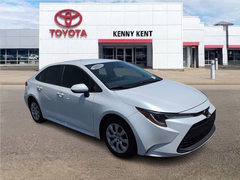 Certified 2025 Toyota Corolla LE FWD image 1