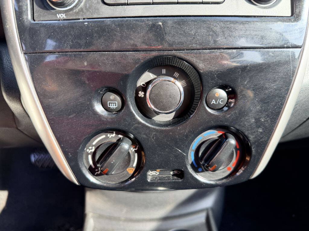 Used 2015 Nissan Versa Note SV FWD image 18