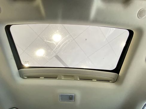Used 2019 Buick Encore Essence AWD/4WD image 23
