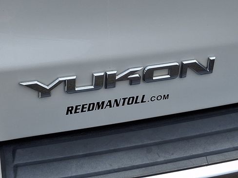 Used 2017 GMC Yukon Denali w/ Open Road Package AWD/4WD image 36