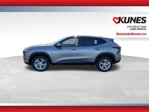 New 2026 Chevrolet Trax LS w/ LS Convenience Package FWD image 8