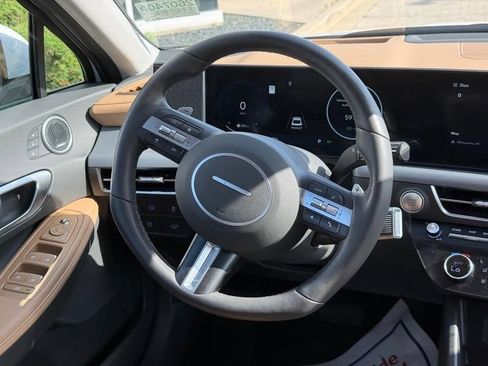 Used 2025 Hyundai Sonata Limited FWD image 14