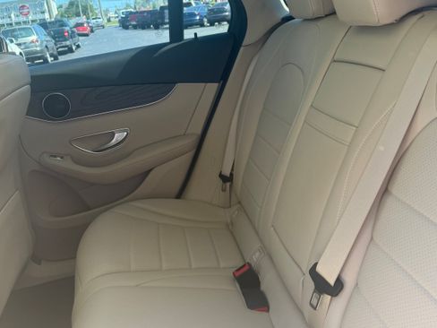 Used 2020 Mercedes-Benz GLC 300 4MATIC image 9
