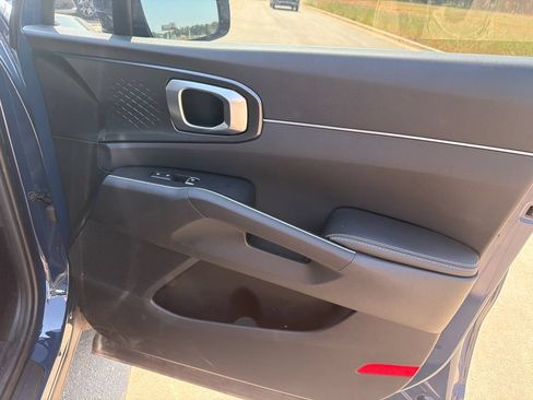 Used 2025 Kia Sorento S w/ Panoramic Sunroof Package FWD image 14