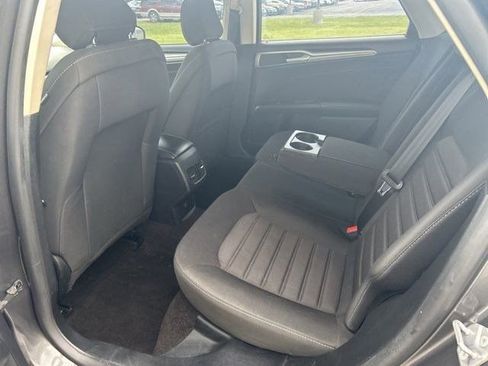 Used 2020 Ford Fusion SE FWD image 31