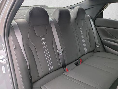 Certified 2025 Hyundai Elantra Sport FWD image 18
