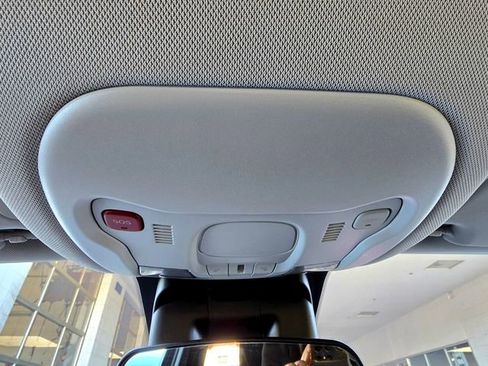 Certified 2023 Jeep Renegade Latitude image 17