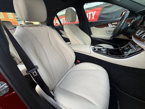 Used 2017 Mercedes-Benz E 300 4MATIC image 6