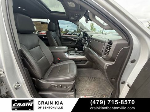 Used 2022 Chevrolet Silverado 1500 LTZ AWD/4WD image 31