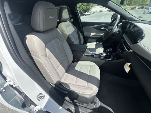 New 2026 Buick Envista Avenir FWD image 25