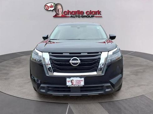 Certified 2024 Nissan Pathfinder S image 8