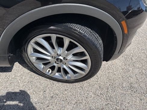 Used 2017 Lincoln MKC Reserve w/ Lincoln MKC Climate Package image 9