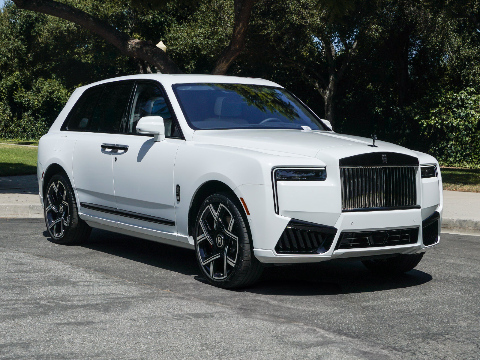 New 2027 Rolls-Royce Cullinan Black Badge AWD/4WD image 19