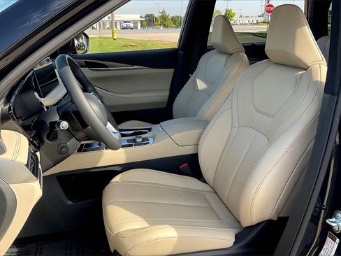 Certified 2025 INFINITI QX60 Luxe image 17