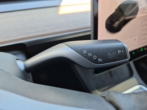 Used 2021 Tesla Model Y Long Range AWD/4WD image 10