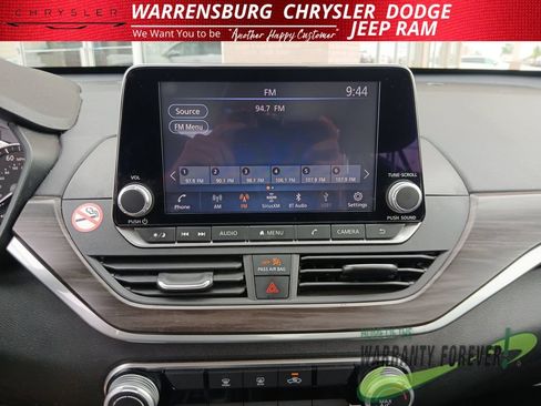 Used 2025 Nissan Altima 2.5 SV FWD image 21