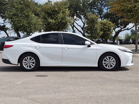 Used 2025 Toyota Camry LE FWD image 6