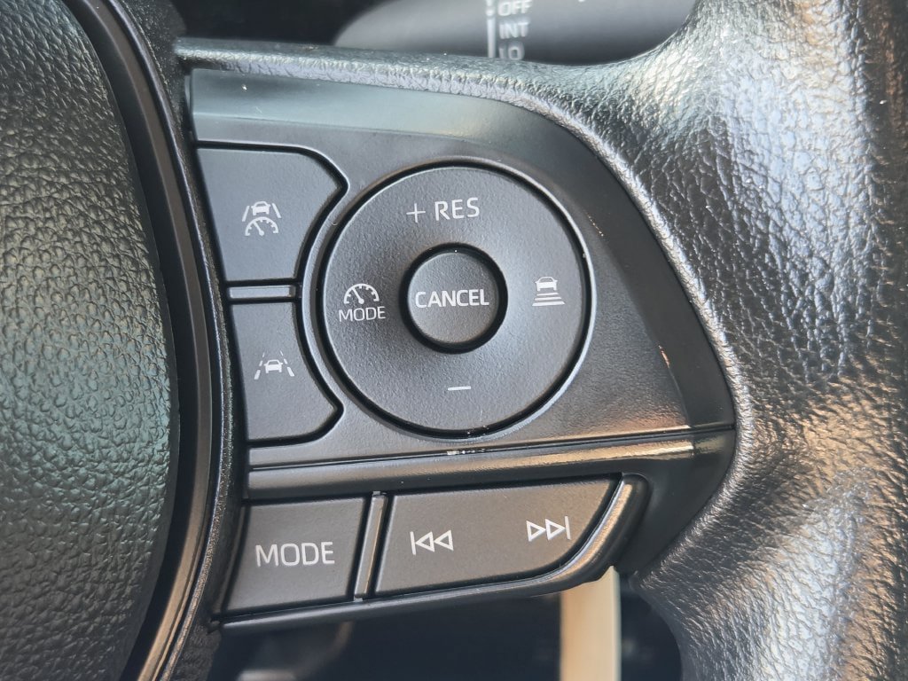 Used 2026 Toyota Corolla LE FWD image 22