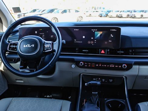 Used 2025 Kia Carnival SX image 13