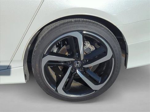 Used 2020 Honda Accord Sport image 4