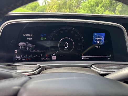 Used 2021 Cadillac Escalade Sport RWD image 18