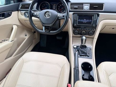 Used 2017 Volkswagen Passat 1.8T SE image 22