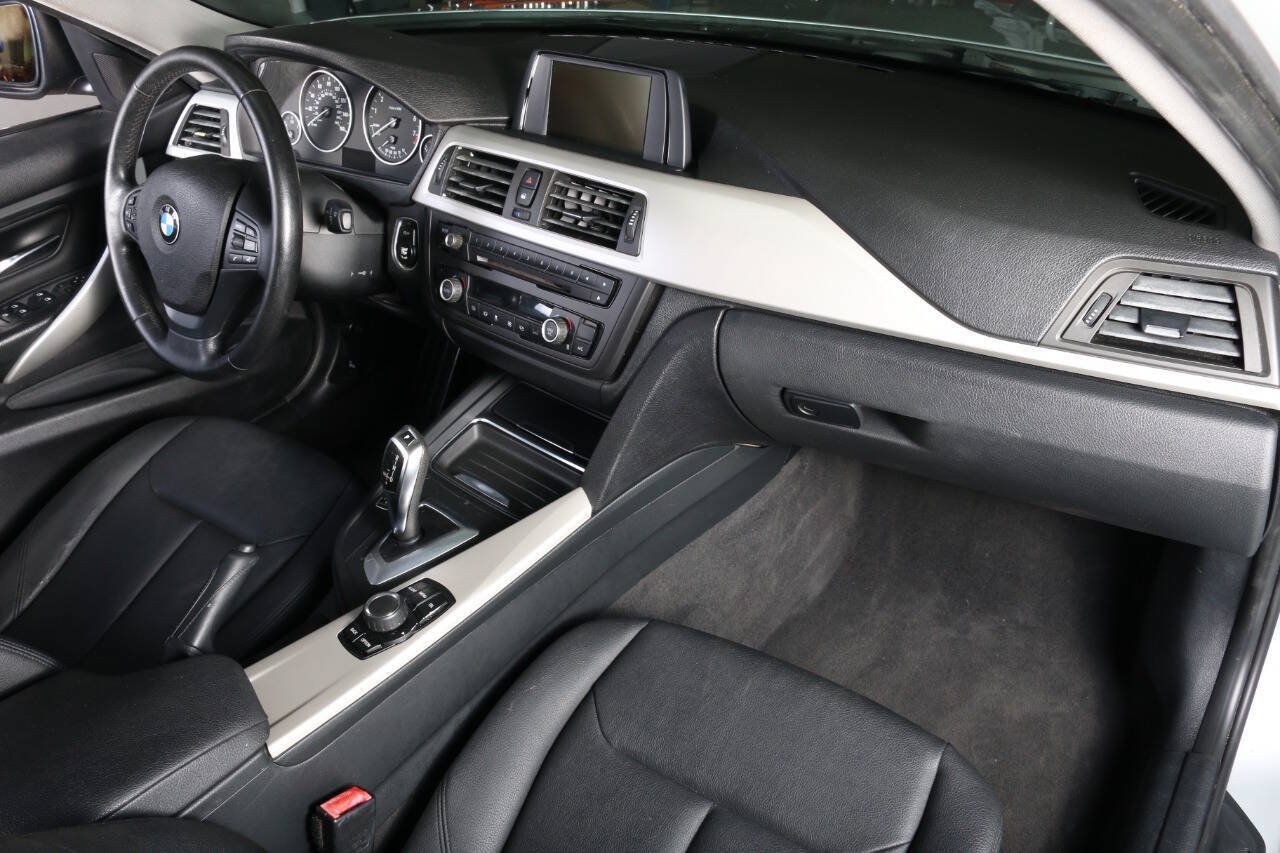 Used 2013 BMW 328i Sedan RWD image 32