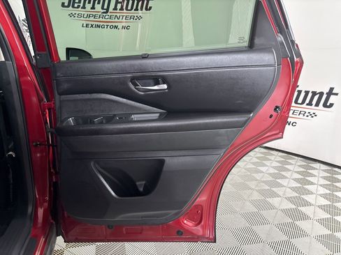 Used 2023 Nissan Pathfinder SL w/ SL Premium Package image 28