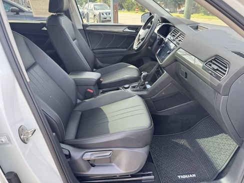 Used 2023 Volkswagen Tiguan SE w/ Panoramic Sunroof Package AWD/4WD image 31