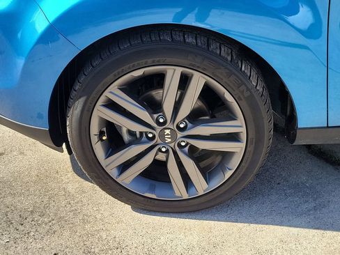 Used 2015 Kia Soul + w/ Audio Package FWD image 10