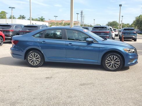 Used 2019 Volkswagen Jetta SE FWD image 4
