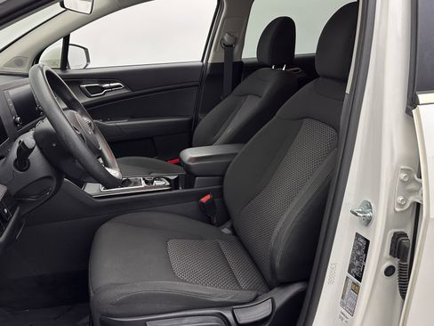 Used 2024 Kia Sportage LX image 12