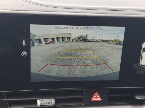 Used 2023 Kia Sportage EX image 17