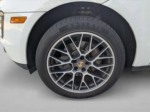 Used 2018 Porsche Macan image 13