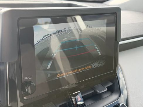 Used 2024 Toyota Corolla Cross L FWD image 19