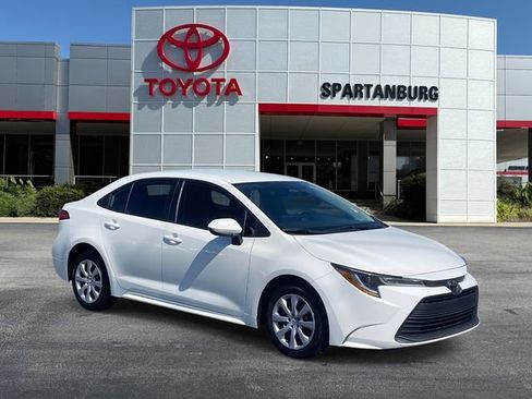 Used 2024 Toyota Corolla LE image 1