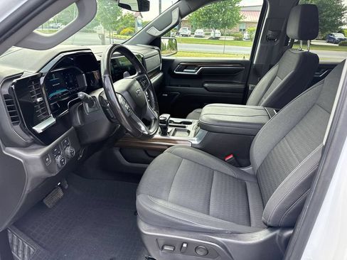 Used 2023 Chevrolet Silverado 1500 RST w/ Redline Edition AWD/4WD image 10