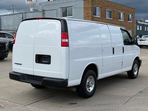 Used 2019 Chevrolet Express 2500 w/ Driver Convenience Package RWD image 6