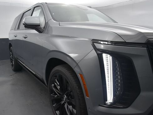 New 2026 Cadillac Escalade ESV Platinum Sport w/ LPO, ONYX Package AWD/4WD image 40