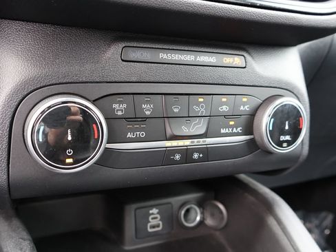 Certified 2025 Ford Escape ST-Line AWD/4WD image 37
