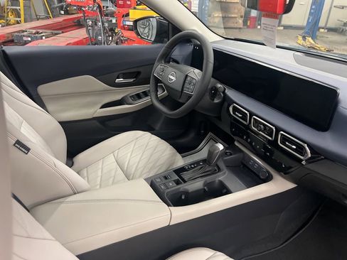 New 2026 Nissan Sentra SL w/ Floor Mat Package FWD image 38